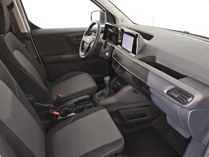 Fahrzeugbild FORD E-C5 AIRCROSS ELEKTRO PLUS