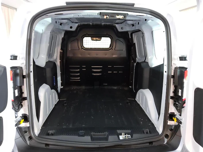 Fahrzeugbild FORD E-C5 AIRCROSS ELEKTRO PLUS