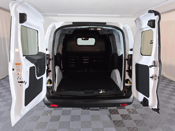 Fahrzeugbild FORD E-C5 AIRCROSS ELEKTRO PLUS