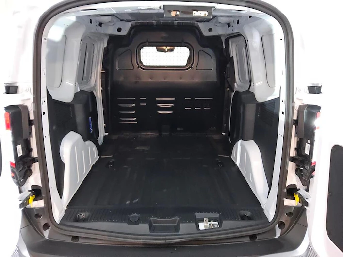 Fahrzeugbild FORD E-C5 AIRCROSS ELEKTRO PLUS