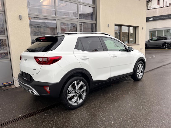 Vehicle image 8 Vehicle image 8