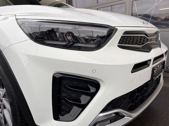 Vehicle image 4 Vehicle image 4