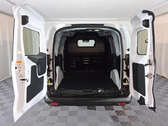 Fahrzeugbild FORD E-C5 AIRCROSS ELEKTRO PLUS