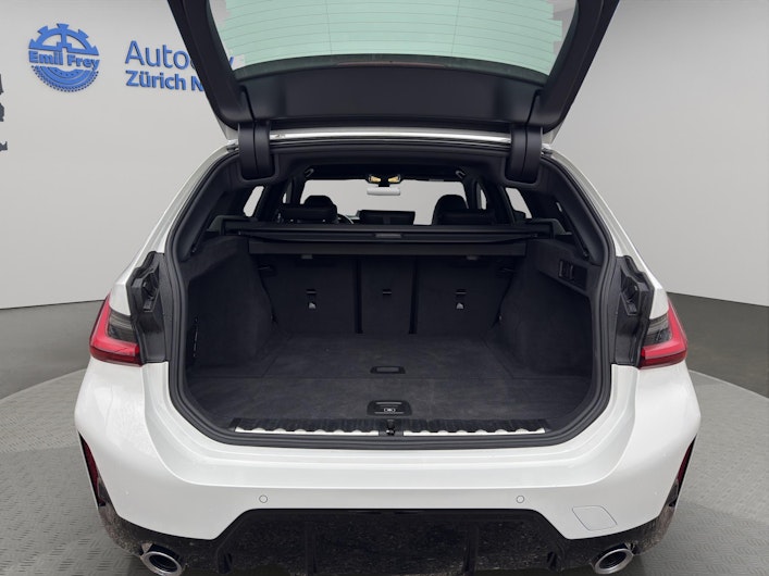 Vehicle image BMW 3 SERIES