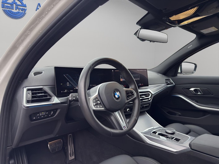 Vehicle image BMW 3 SERIES