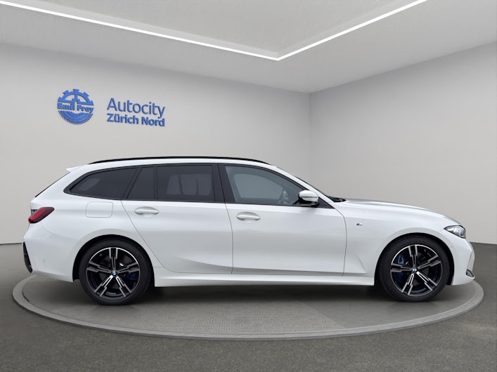 Vehicle image BMW 3 SERIES