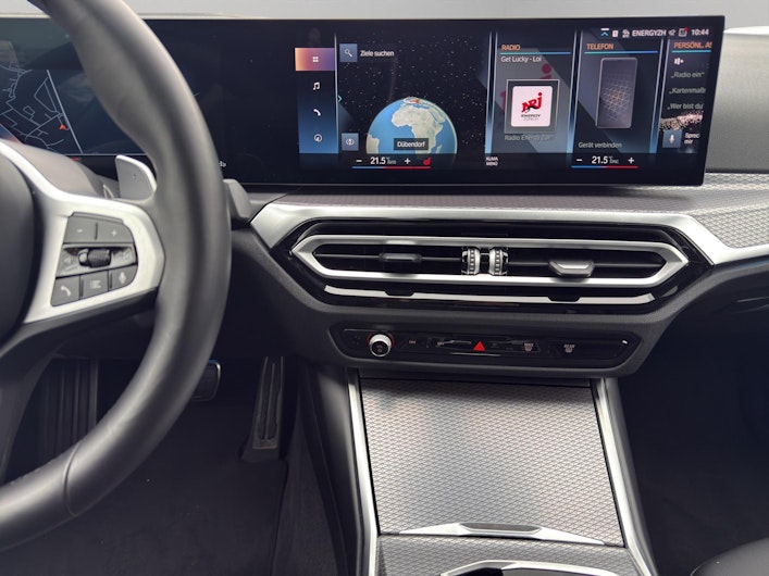 Vehicle image BMW 3 SERIES