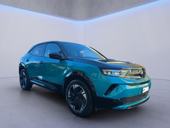 First vehicle image
