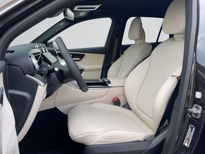 Vehicle image MERCEDES-BENZ GLC 400