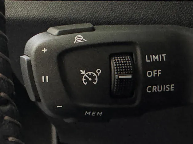 Peugeot 5008 1.2 Hybrid Allure Pack