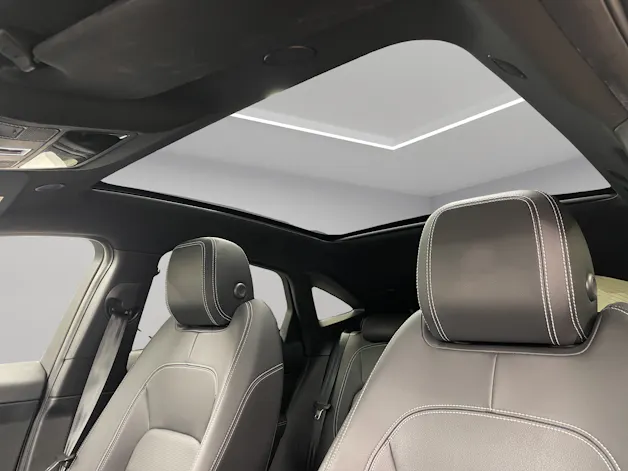 Jaguar E-Pace 1.5 T 300e R-Dynamic SE AWD (Plug-in Hybrid)