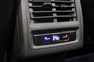 Vehicle image VW Golf VIII 2.0 TSI R Performance DSG 4motion