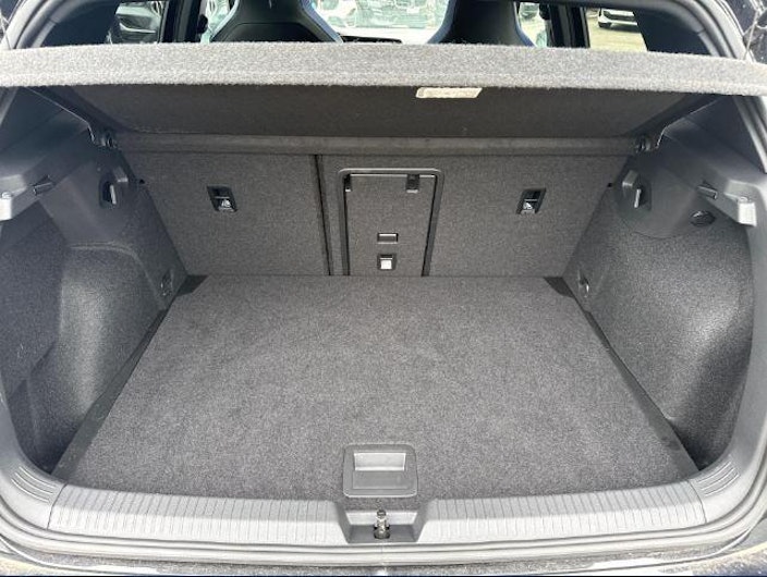 Vehicle image VW GOLF