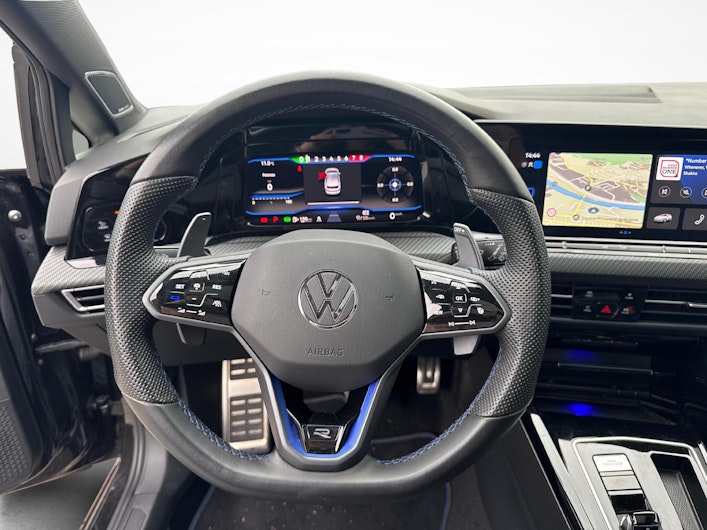 Vehicle image VW GOLF