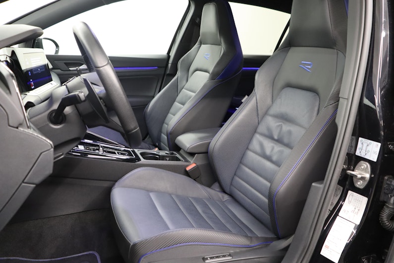 Vehicle image VW GOLF