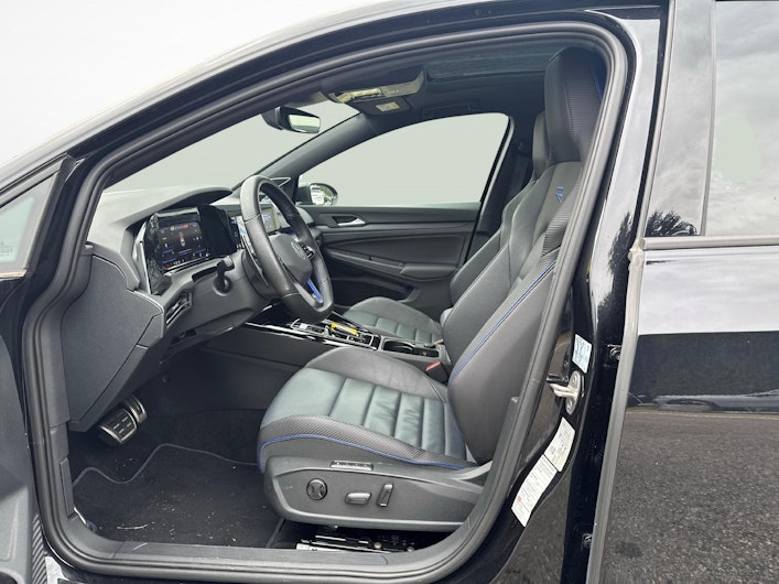 Vehicle image VW GOLF