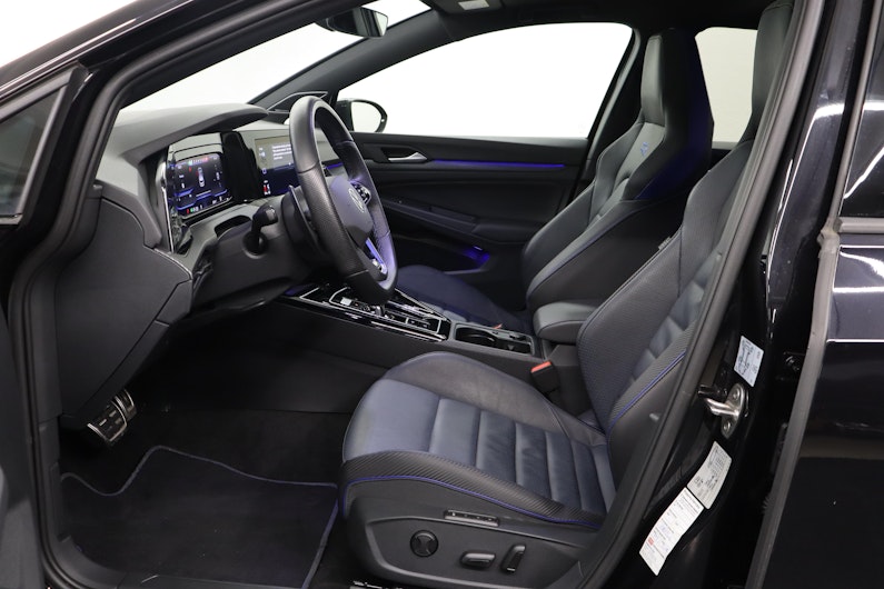 Vehicle image VW GOLF