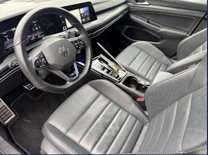 Vehicle image VW Golf VIII 2.0 TSI R Performance DSG 4motion