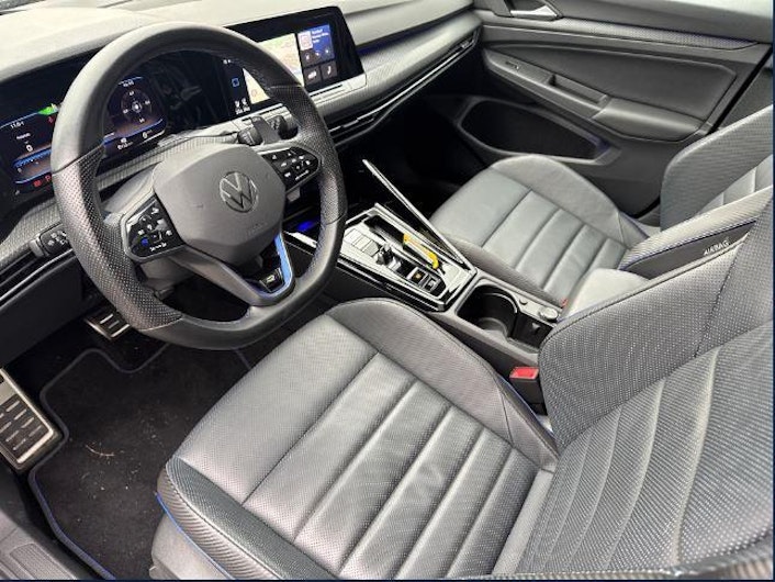 Vehicle image VW GOLF