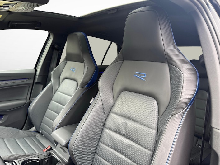 Vehicle image VW GOLF