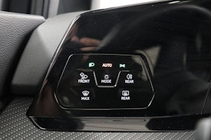 Vehicle image VW Golf VIII 2.0 TSI R Performance DSG 4motion