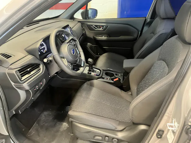 Subaru Forester Station 2.0i e-Boxer Swiss Plus
