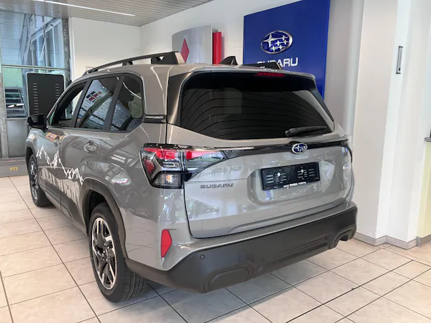 Subaru Forester Station 2.0i e-Boxer Swiss Plus