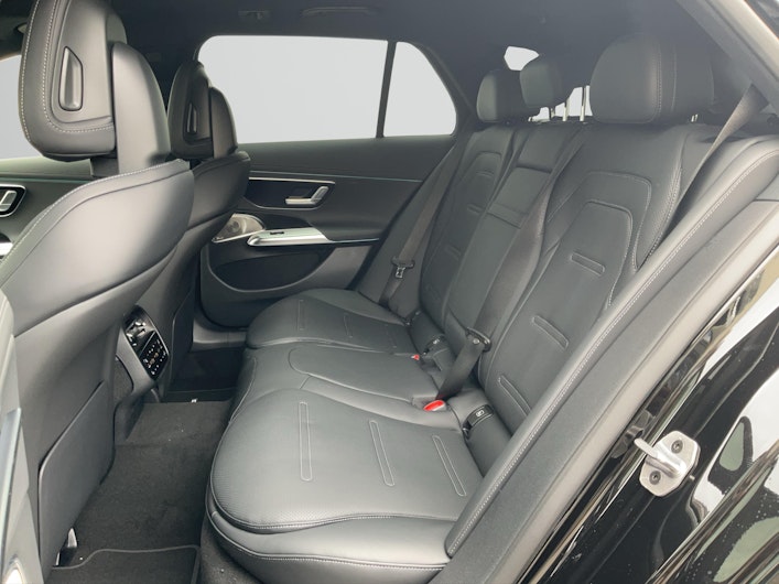 Vehicle image MERCEDES-BENZ E-CLASS