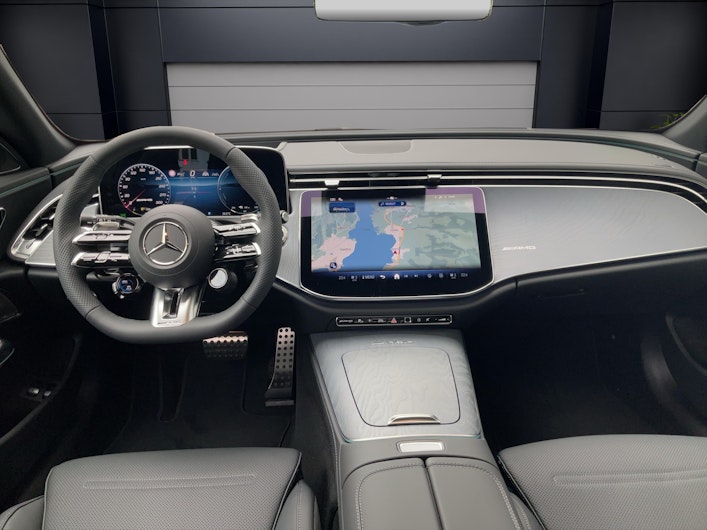 Vehicle image MERCEDES-BENZ E-CLASS