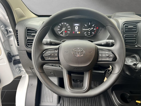 Vehicle image 6 Vehicle image 6