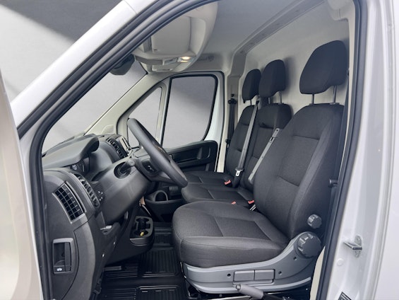 Vehicle image 5 Vehicle image 5