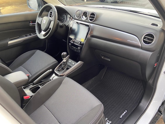 Vehicle image 7