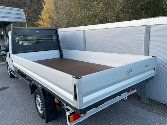 Vehicle image 5 Vehicle image 5