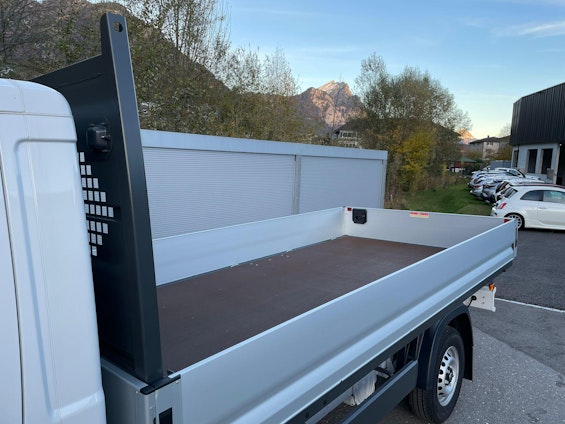 Vehicle image 6 Vehicle image 6