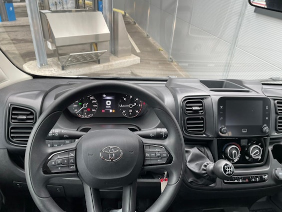 Vehicle image 10 Vehicle image 10