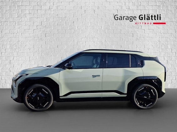 Vehicle image 16 Vehicle image 16