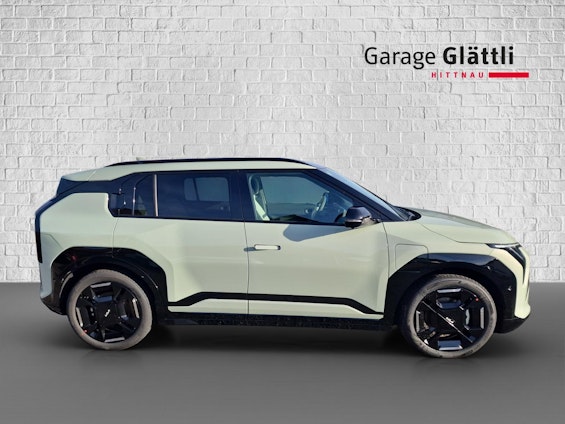 Vehicle image 18 Vehicle image 18