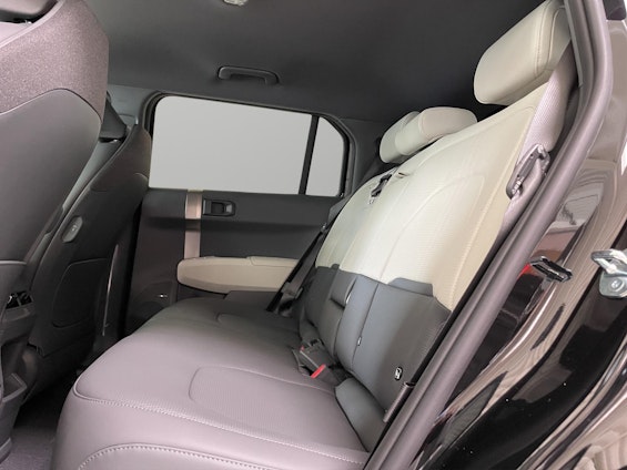 Vehicle image 5 Vehicle image 5