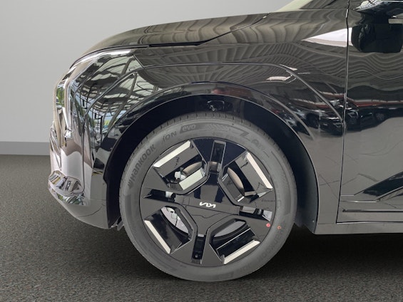 Vehicle image 8 Vehicle image 8