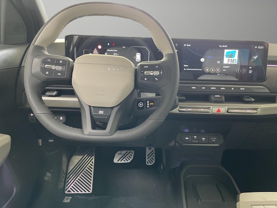 Vehicle image 6 Vehicle image 6