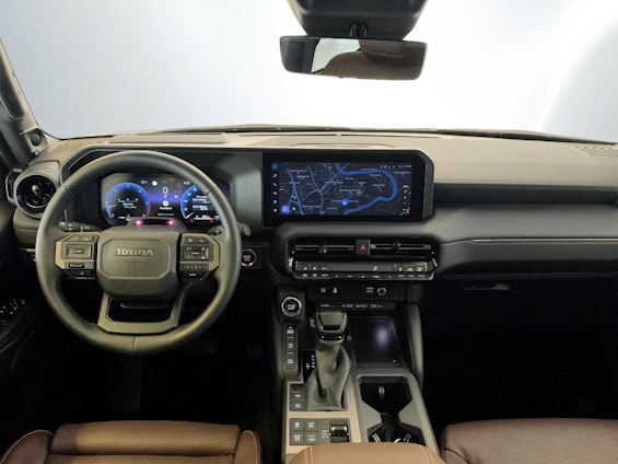 Vehicle image 8 Vehicle image 8