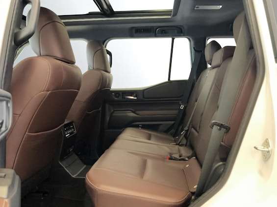 Vehicle image 7 Vehicle image 7