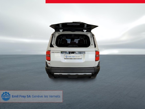 Vehicle image 10 Vehicle image 10