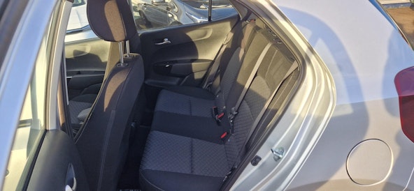 Vehicle image 15 Vehicle image 15