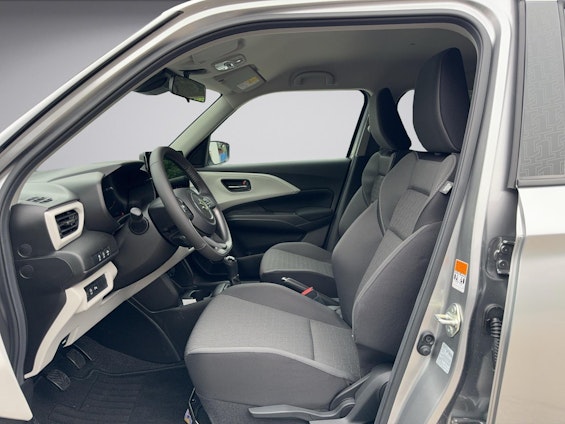 Vehicle image 24 Vehicle image 24