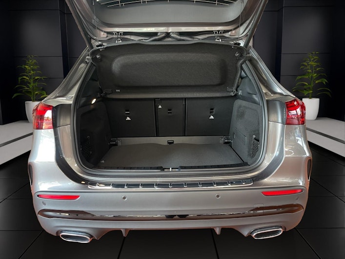 Vehicle image MERCEDES-BENZ GLA 200