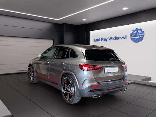 MERCEDES-BENZ GLA 200 Night Star AMG Line 3