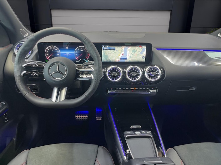 Vehicle image MERCEDES-BENZ GLA 200