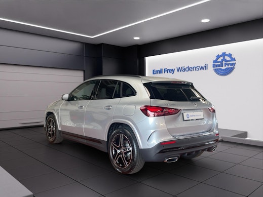 MERCEDES-BENZ GLA 200 Night Star AMG Line 2