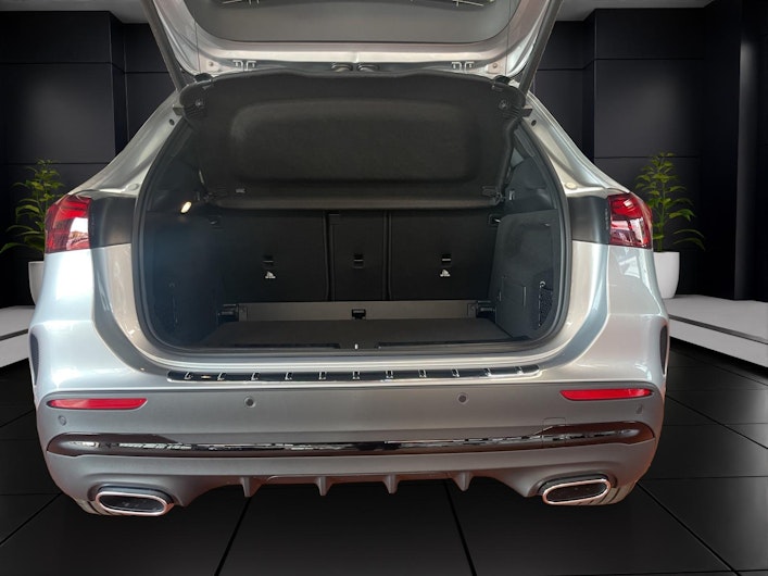 Vehicle image MERCEDES-BENZ GLA 200